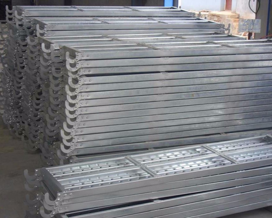Scaffolding plank